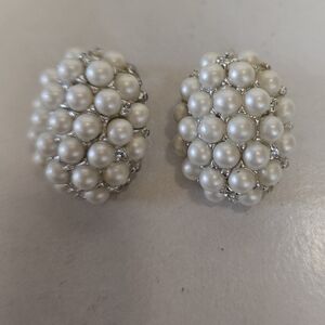 Vintage Amerique Faux Pearls Oval Clip On Earrings Silver tone Settings